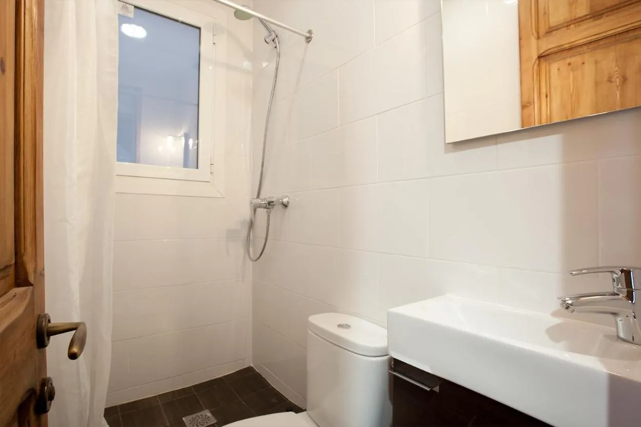 2-Bedroom Apartment For Families Barcelona Spain